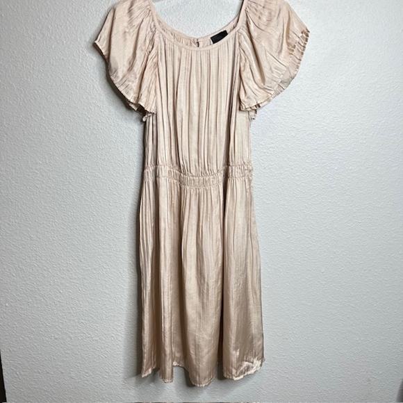 Banana Republic Size 2 Pintuck Champagne Party Dress - Picture 2 of 9